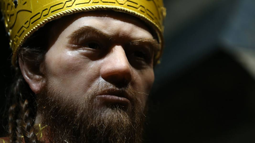 Görenler gözlerine inanamadı: İşte DNA analiziyle Selçuklu sultanlarının heykelleri 7